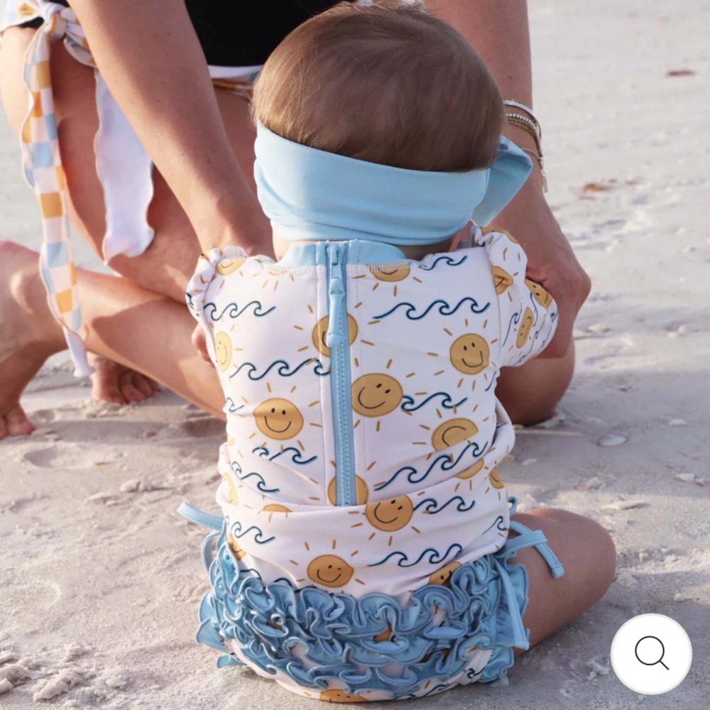 Caden Lane Suns Out Rash Guard with Ruffle Bottom - Picture 2 of 2